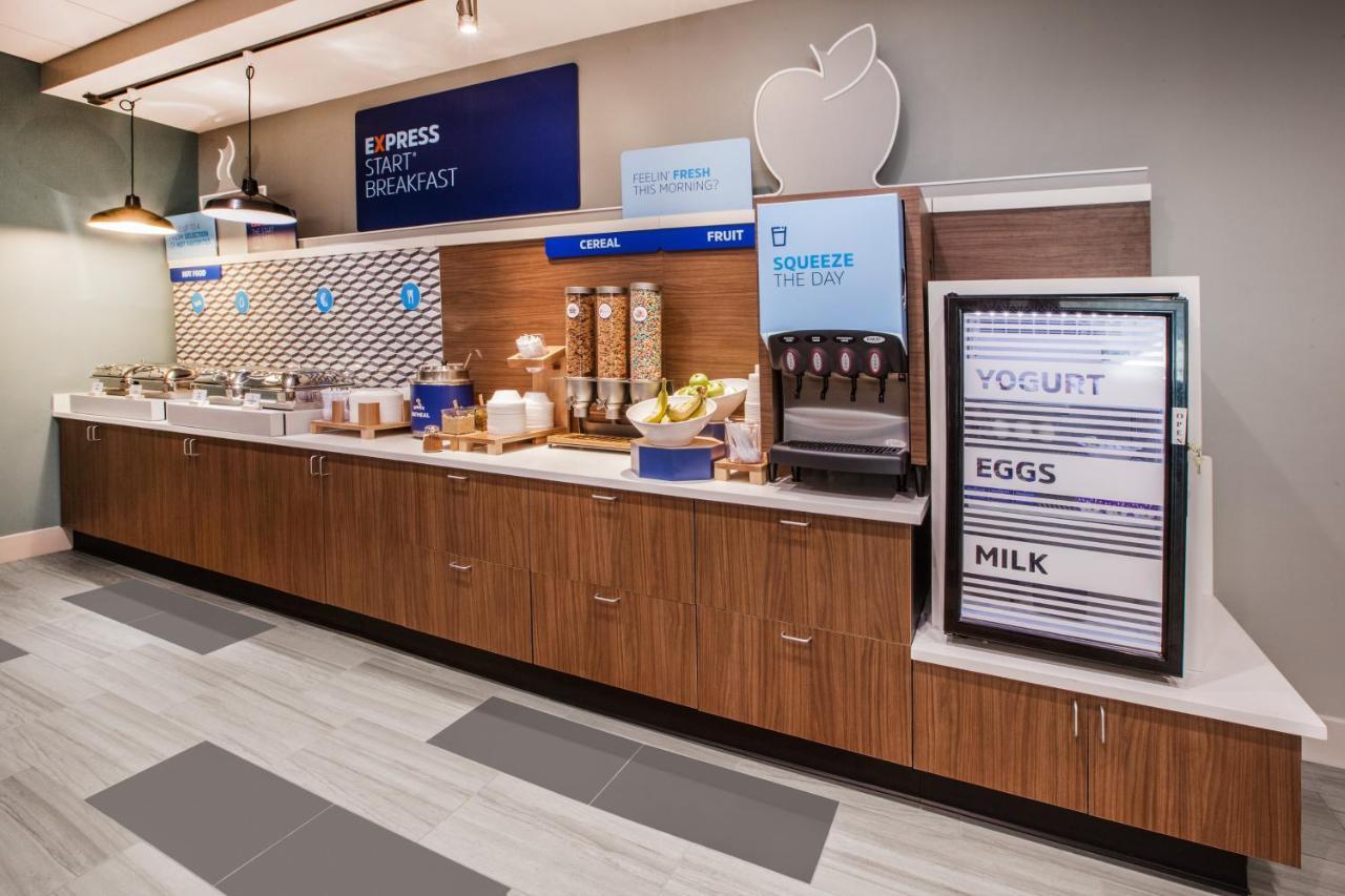 Holiday Inn Express & Suites - Yorkville By Ihg Exterior foto